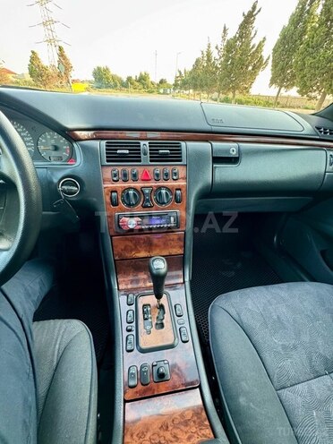 Mercedes E 240 2000, 368,450 km - 2.4 l - Bakı