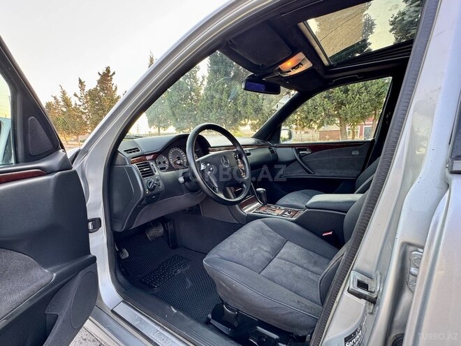 Mercedes E 240 2000, 368,450 km - 2.4 l - Bakı