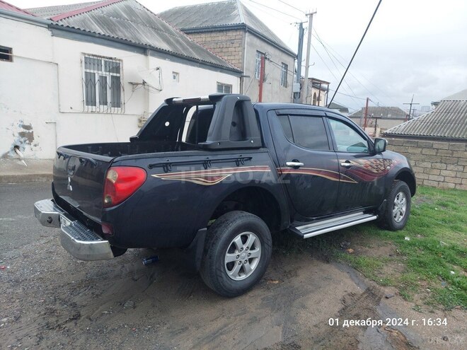 Mitsubishi L200 2012, 280,000 km - 2.5 l - Bakı