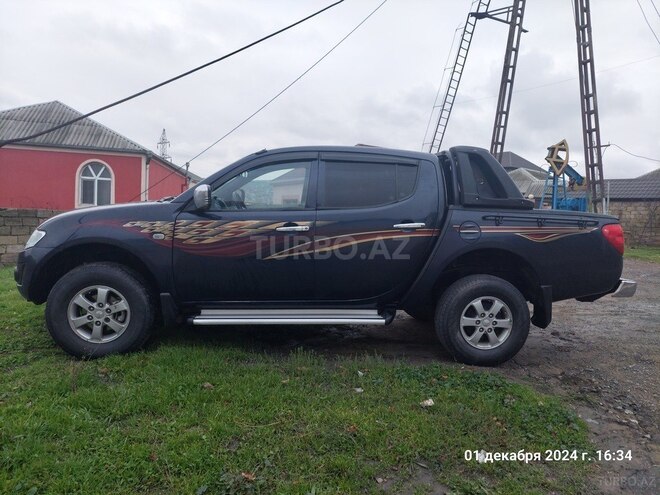 Mitsubishi L200 2012, 280,000 km - 2.5 l - Bakı
