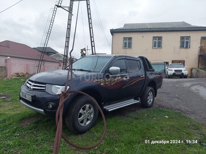 Mitsubishi L200 2012, 280,000 km - 2.5 l - Bakı