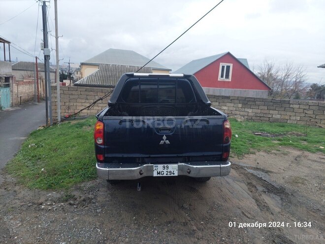 Mitsubishi L200 2012, 280,000 km - 2.5 l - Bakı