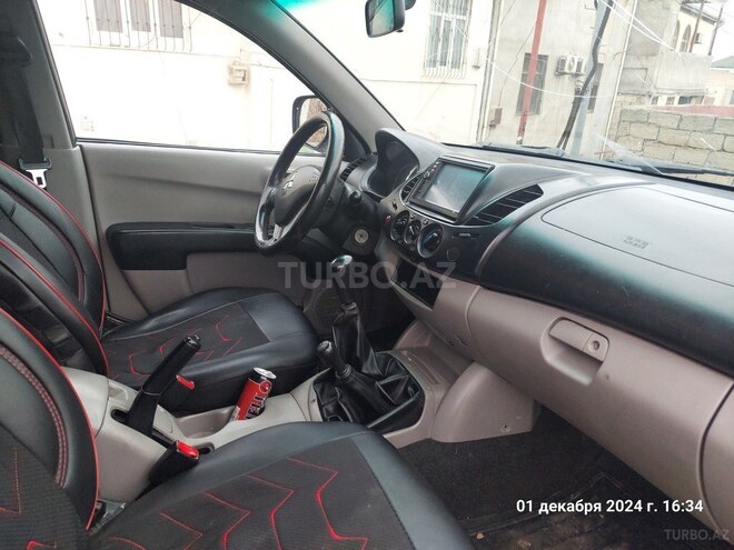 Mitsubishi L200 2012, 280,000 km - 2.5 l - Bakı