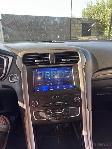 Ford Fusion (North America) 2019, 165,323 km - 1.5 l - Qax