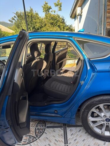 Ford Fusion (North America) 2019, 165,323 km - 1.5 l - Qax