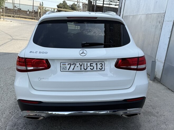 Mercedes GLC 300 e 4MATIC 2018, 97,900 km - 2.0 l - Bakı