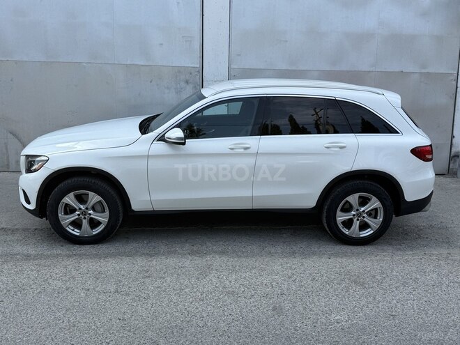 Mercedes GLC 300 e 4MATIC 2018, 97,900 km - 2.0 l - Bakı