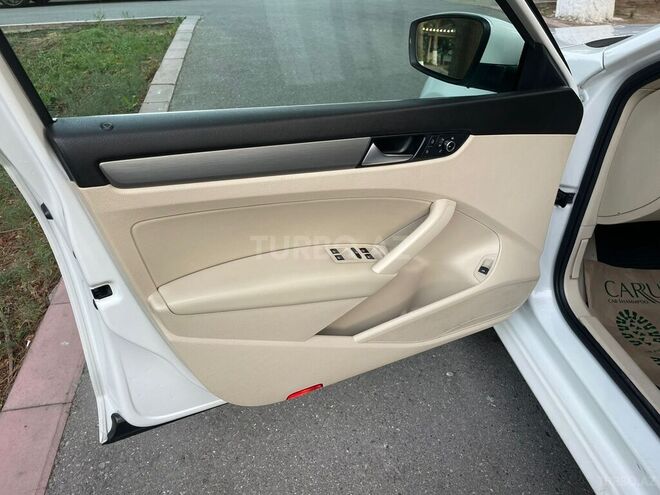 Volkswagen Passat 2013, 330,000 km - 2.5 l - Bakı