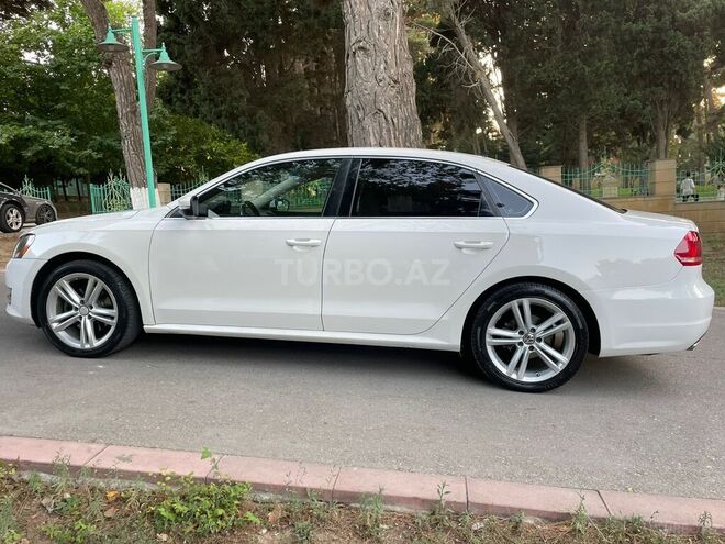 Volkswagen Passat 2013, 330,000 km - 2.5 l - Bakı