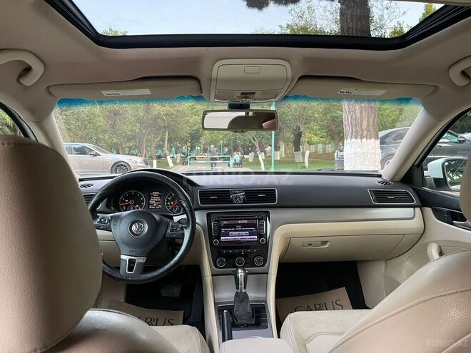 Volkswagen Passat 2013, 330,000 km - 2.5 l - Bakı