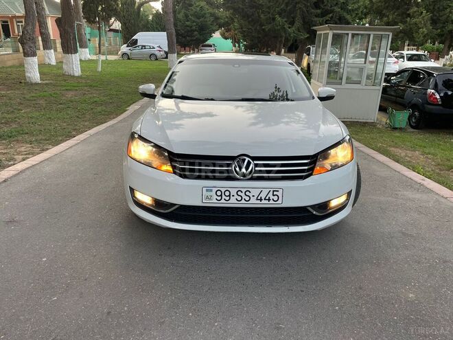 Volkswagen Passat 2013, 330,000 km - 2.5 l - Bakı