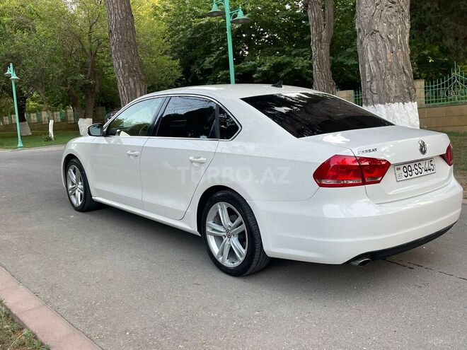 Volkswagen Passat 2013, 330,000 km - 2.5 l - Bakı