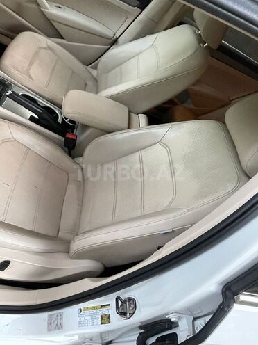Volkswagen Passat 2013, 330,000 km - 2.5 l - Bakı