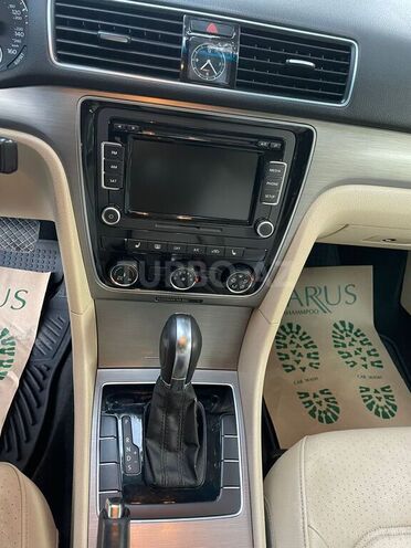 Volkswagen Passat 2013, 330,000 km - 2.5 l - Bakı