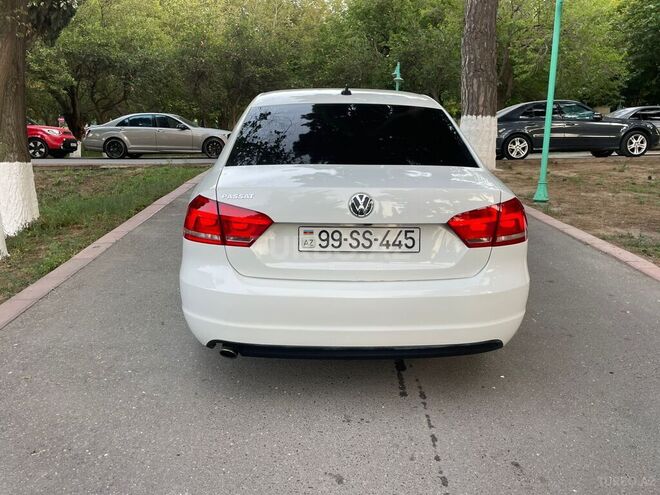 Volkswagen Passat 2013, 330,000 km - 2.5 l - Bakı