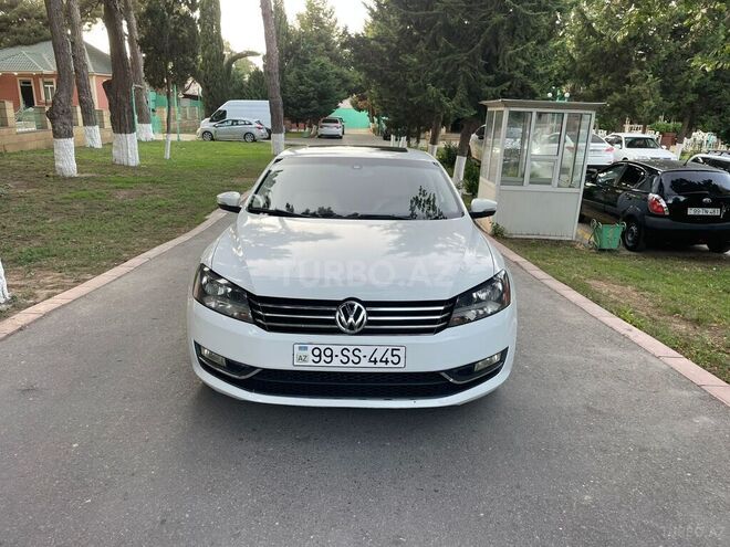 Volkswagen Passat 2013, 330,000 km - 2.5 l - Bakı