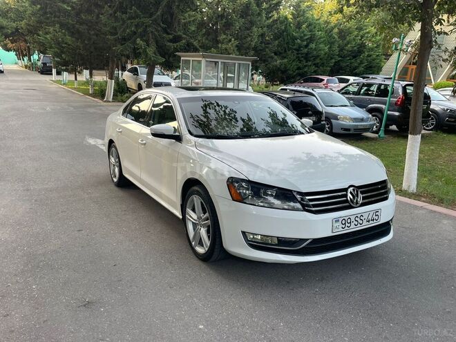 Volkswagen Passat 2013, 330,000 km - 2.5 l - Bakı
