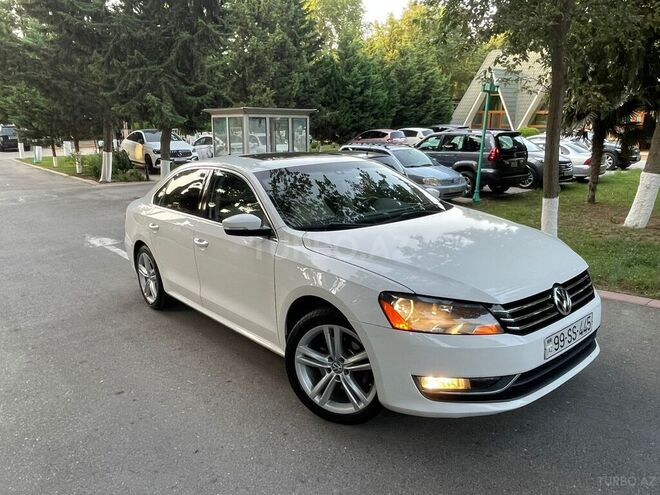 Volkswagen Passat 2013, 330,000 km - 2.5 l - Bakı
