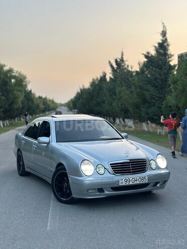 Mercedes E 240 2000, 295,603 km - 2.4 l - Bakı