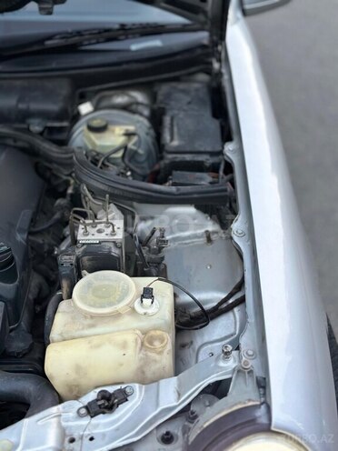Mercedes E 240 2000, 295,603 km - 2.4 l - Bakı