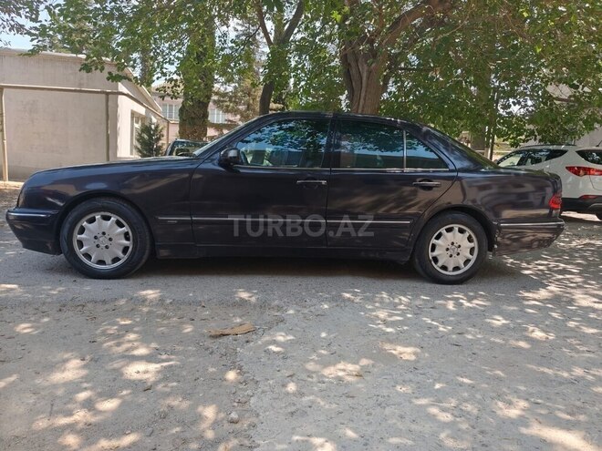 Mercedes E 220 d 2000, 498,000 km - 2.2 l - Bakı