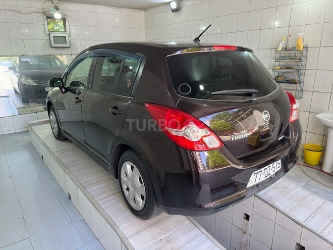 Nissan Tiida-4