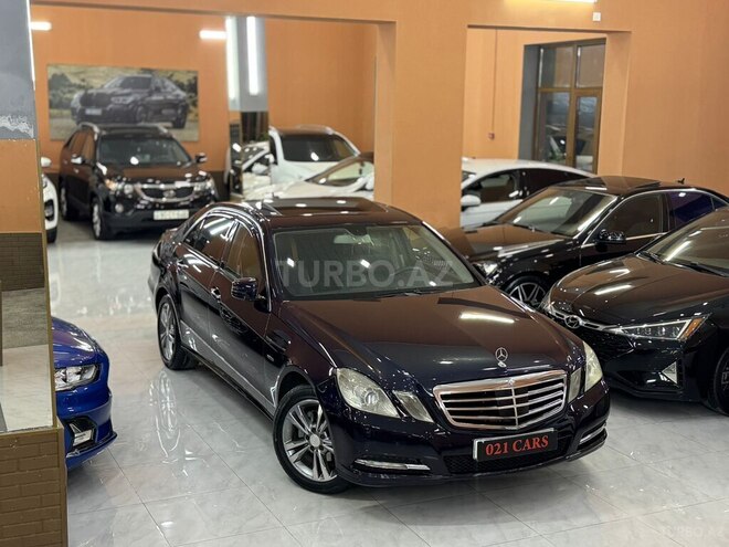 Mercedes E 220-11