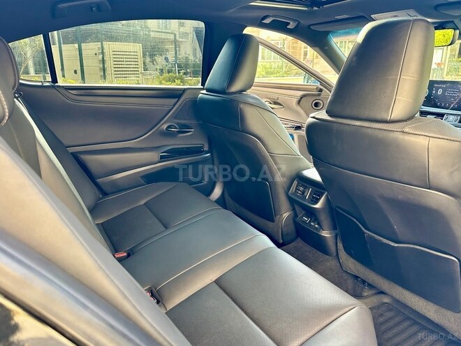 Lexus ES 300h 2022, 40,000 km - 2.5 l - Bakı