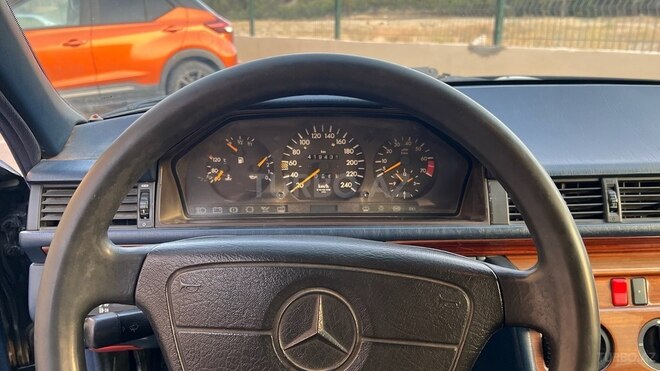 Mercedes E 200 1993, 419,500 km - 2.0 l - Sumqayıt