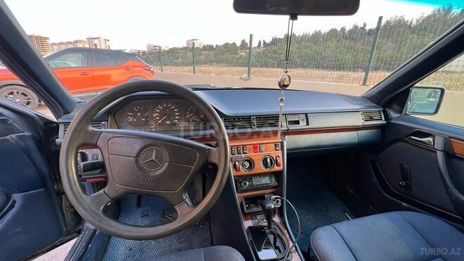 Mercedes E 200 1993, 419,500 km - 2.0 l - Sumqayıt