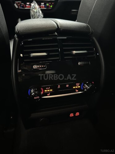 BMW 530e-18