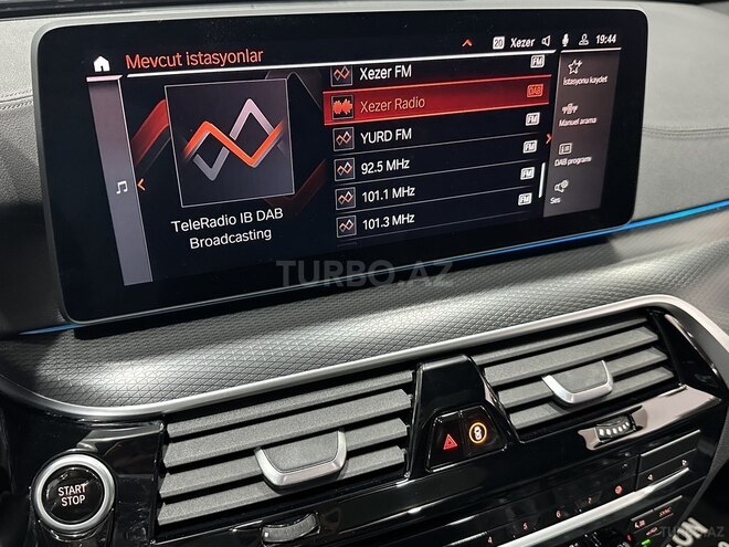 BMW 530e-27