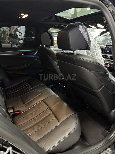 BMW 530e-20
