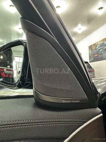 BMW 530e-15