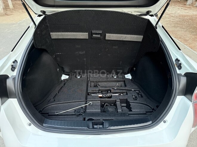 Toyota Prius 2017, 126,800 km - 1.8 l - Bakı