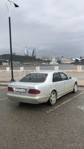 Mercedes E 230 1996, 561,241 km - 2.3 l - Bakı