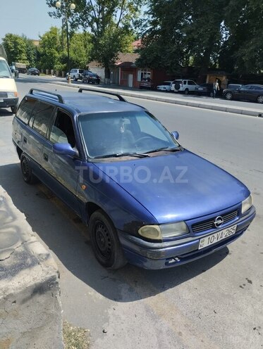 Opel Astra 1995, 204,000 km - 1.4 l - Şəki