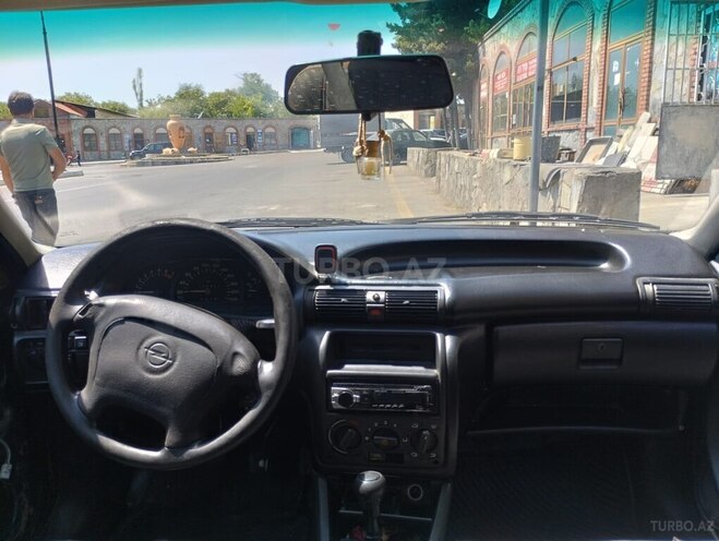 Opel Astra 1995, 204,000 km - 1.4 l - Şəki