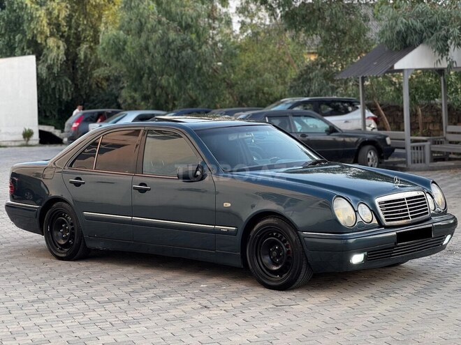 Mercedes E 240 1998, 390,000 km - 2.4 l - Astara