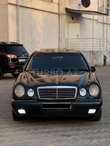 Mercedes E 240 1998, 390,000 km - 2.4 l - Astara