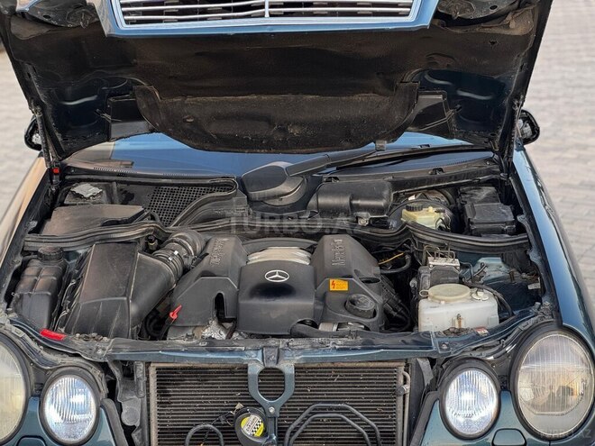Mercedes E 240 1998, 390,000 km - 2.4 l - Astara