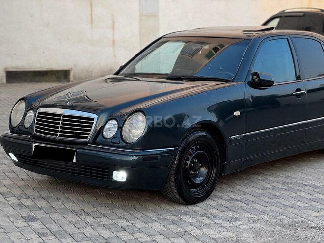 Mercedes E 240 1998, 390,000 km - 2.4 l - Astara