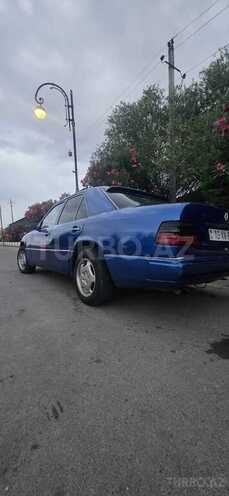 Mercedes E 300 d 1993, 471,770 km - 3.0 l - Füzuli