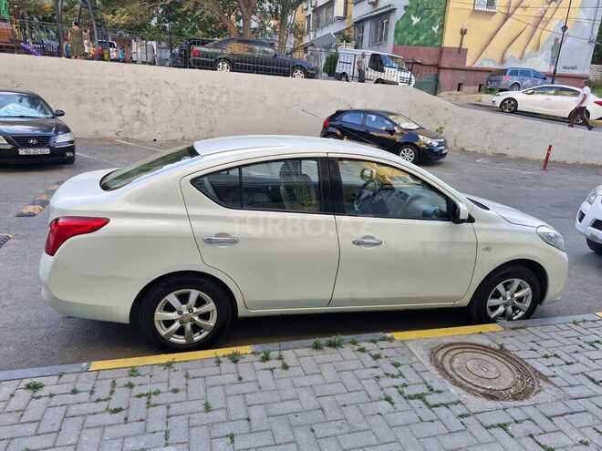 Nissan Sunny 2013, 330,600 km - 1.5 л - Bakı
