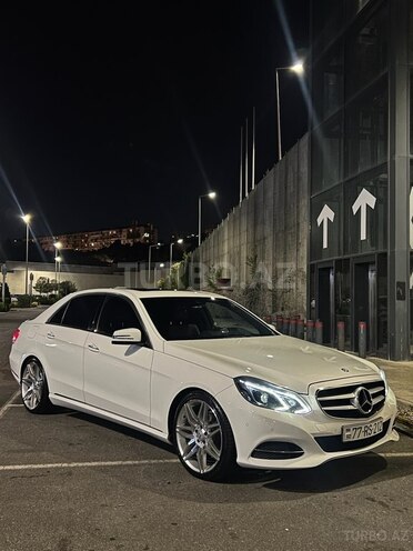Mercedes E 220 d-3