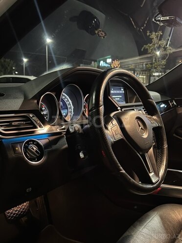 Mercedes E 220 d-8
