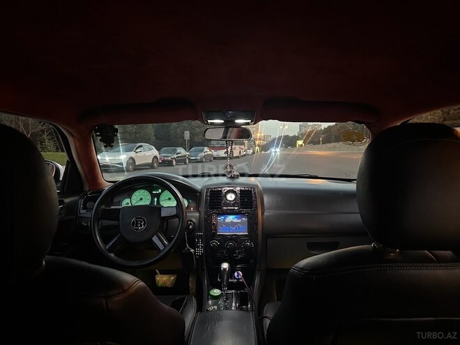 Chrysler 300C-13