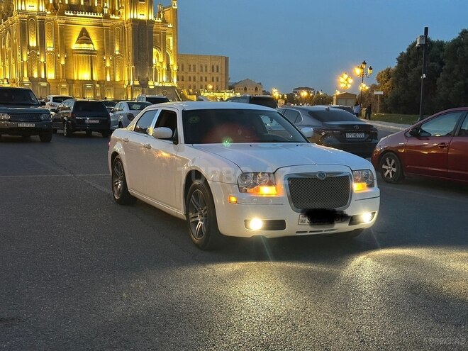 Chrysler 300C-8