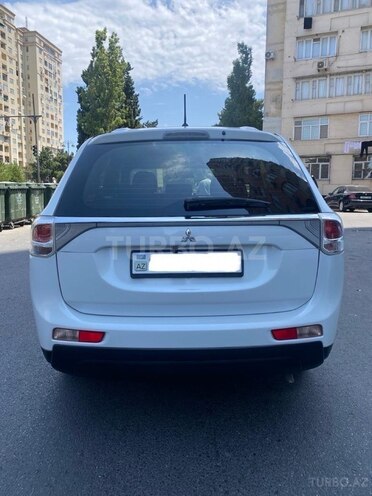 Mitsubishi Outlander 2013, 171,476 km - 2.4 л - Bakı