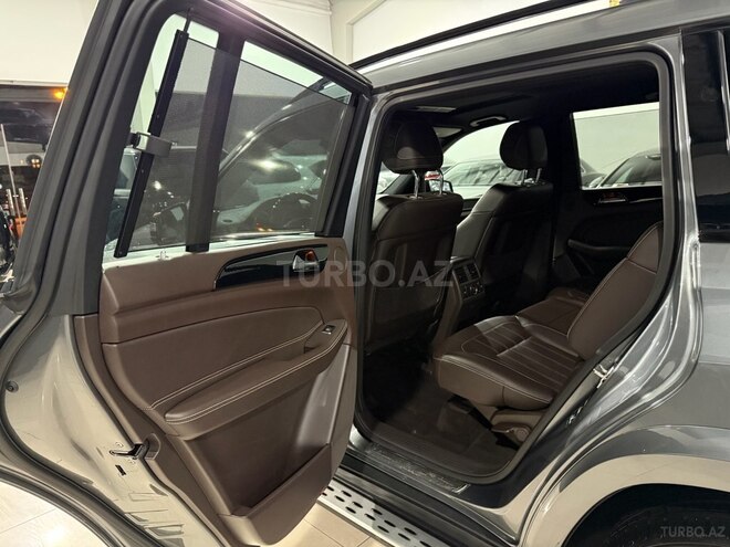 Mercedes GLS 400 4MATIC-15